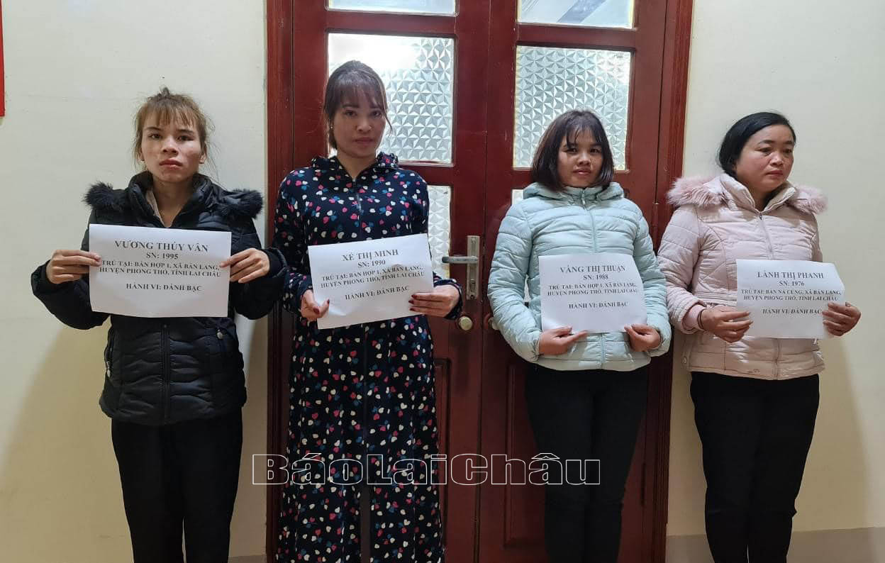 Các đối tượng: Vân, Minh, Thuận, Phanh bị bắt giữ về hành vi đánh bạc.